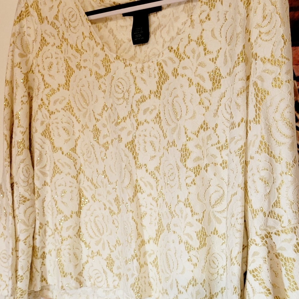 Floral Lace Bell Sleeve Top Boho Lined Blouse with bell sleeves